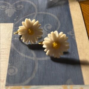 White Daisy Earrings